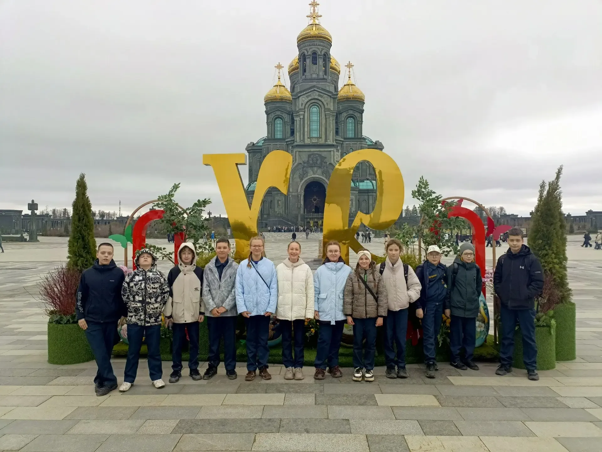 📜 Путешествие в историю: кадеты и школьники на «Дороге памяти»!  Учащиеся 8А, 8Б, 5Г и 5В (кадетског
