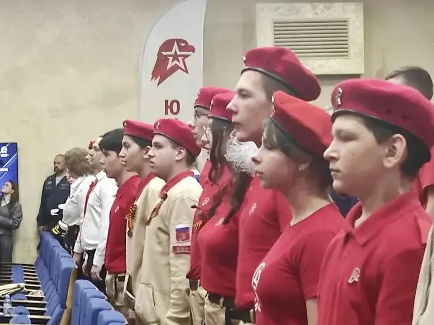 ⭐️ Наши ученики — участники школьного юнармейского отряда «Соколы» — приняли участие в форуме «Насле