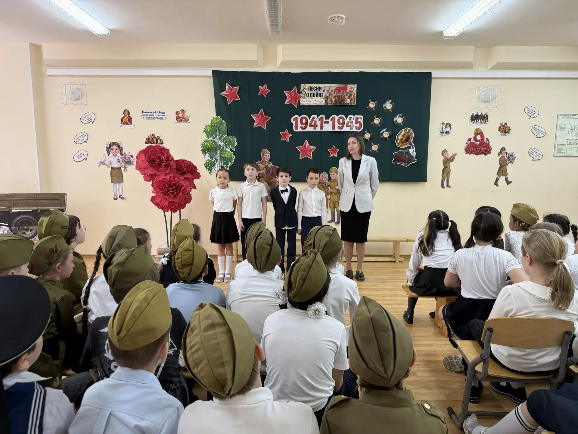 🇷🇺 6 мая в нашей школе состоялся творческий конкурс «Битва хоров», посвящённый Дню Победы.  Участник