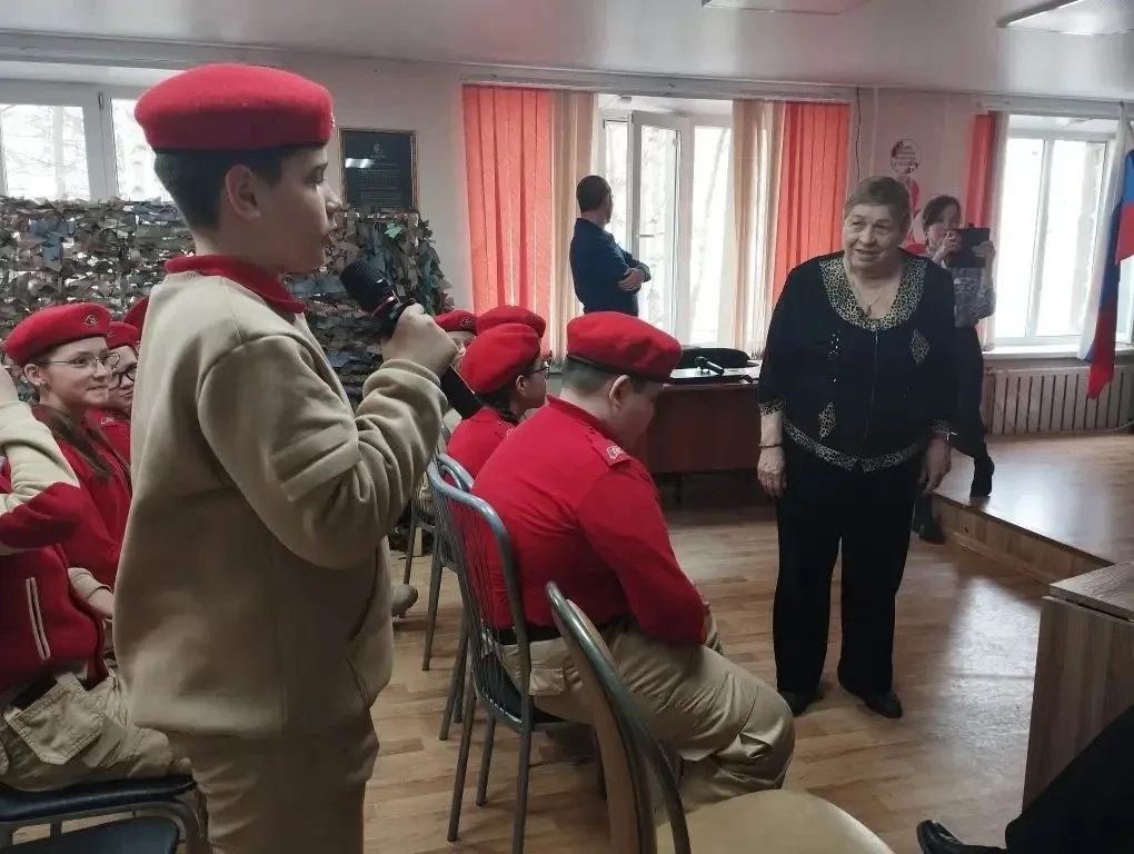 🇷🇺 УРОК МУЖЕСТВА 🇷🇺   📣 15 мая, наши Юнармейцы 5ю класса приняли участие в уроке мужества:    «Нам н