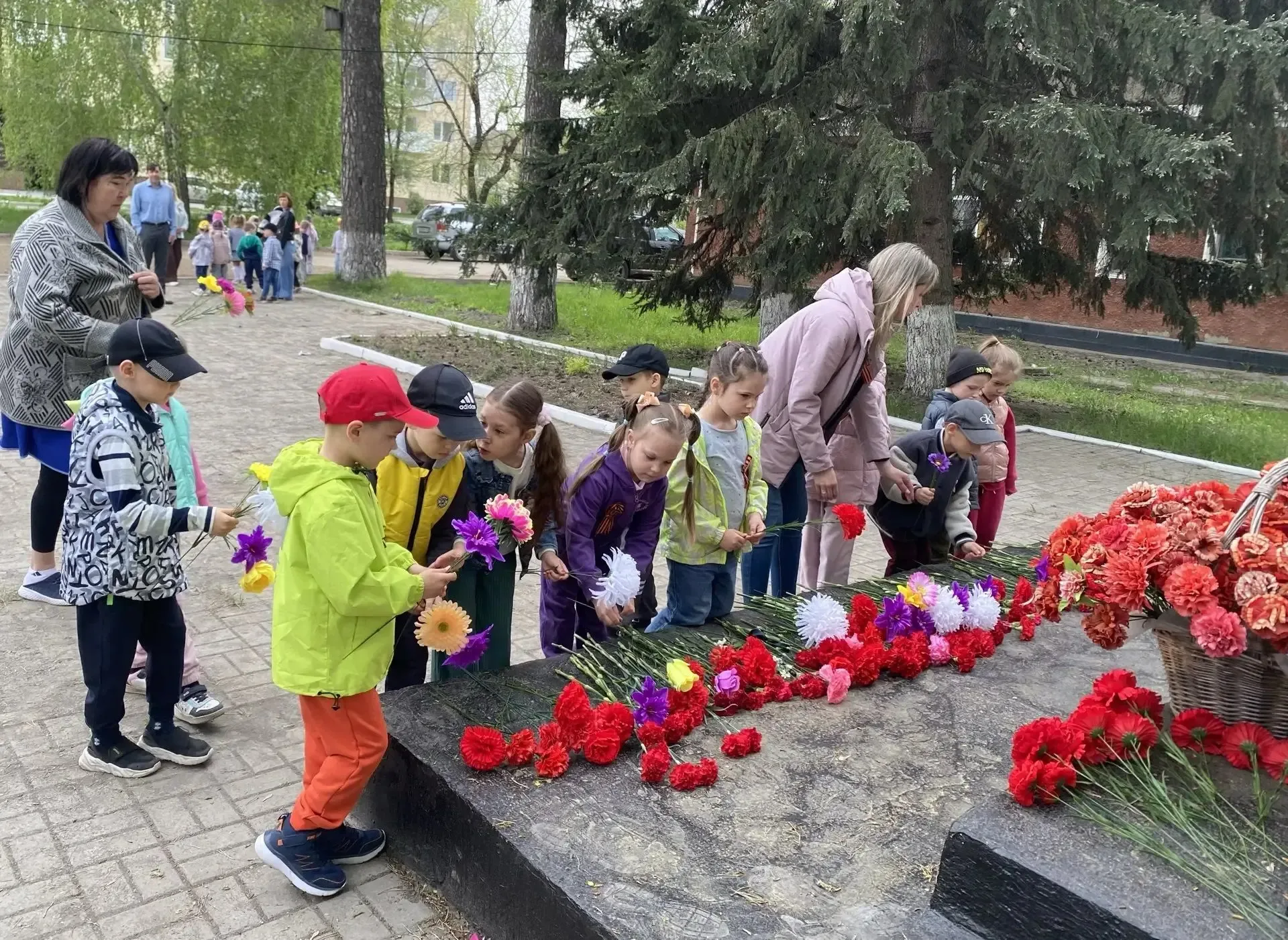 Память и гордость: дошкольные корпуса отметили 9 мая  В наших дошкольных корпусах прошли особенные м