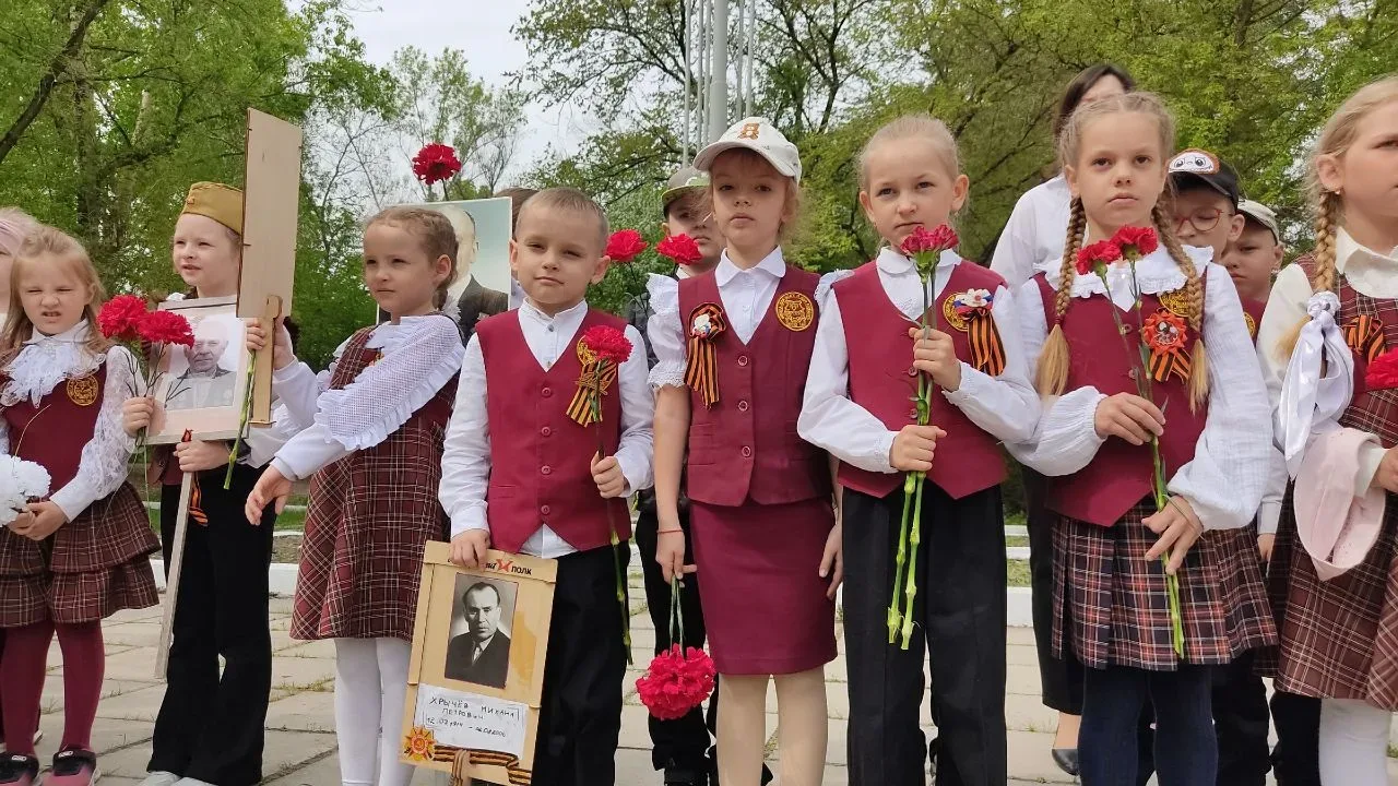 8 мая на мемориале "Они сражались за Родину" прошло торжественное мероприятие, посвященное Дню Побед