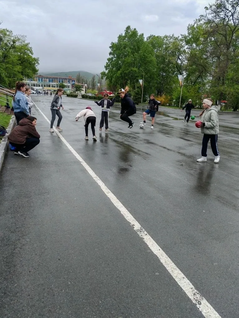 ДЕНЬ ЗДОРОВЬЯ: СПОРТ, ИГРЫ И ХОРОШЕЕ НАСТРОЕНИЕ🤗💫   🌟⛹️ В рамках Дня Здоровья ребята из 4 "Б" класса