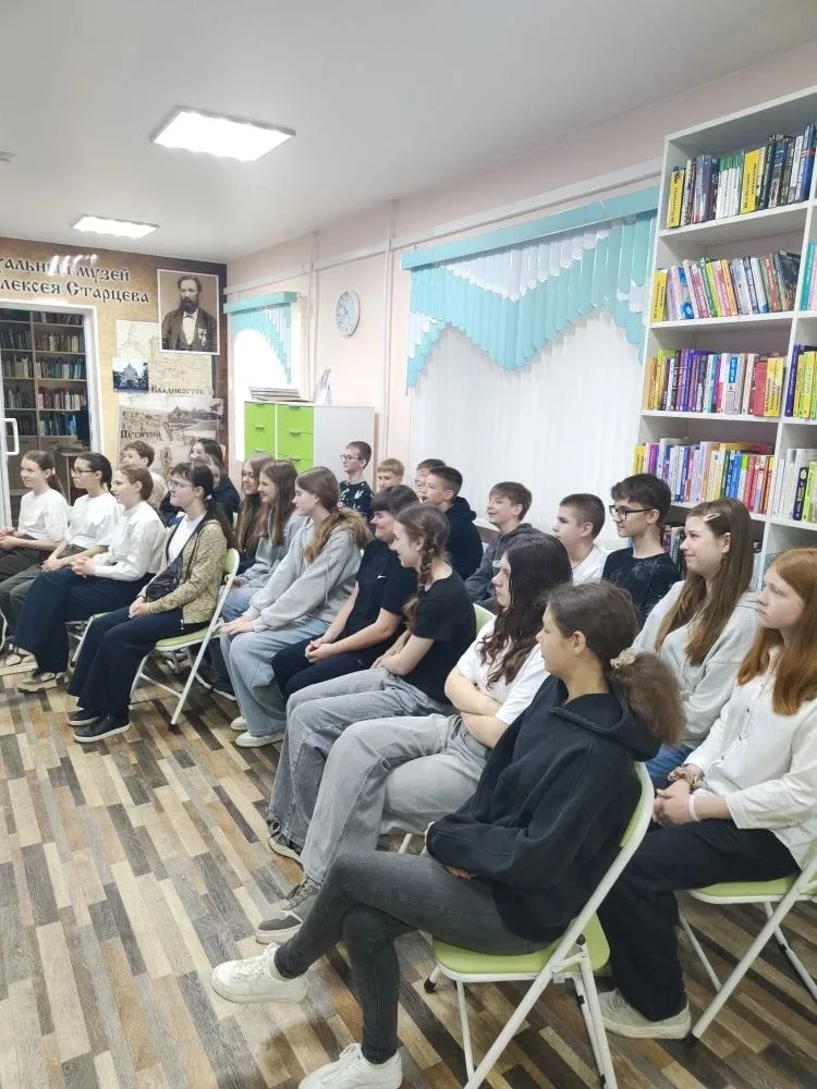 СЕМЕЙНЫЕ УЗЫ И КНИГИ: КАК 7 «Б» КЛАСС ОТКРЫЛ ДЛЯ СЕБЯ НОВЫЕ СМЫСЛЫ📚   📖 Сегодня в стенах городской  