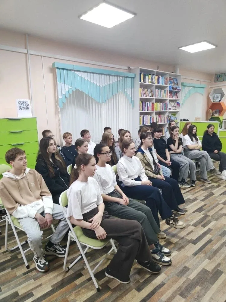 СЕМЕЙНЫЕ УЗЫ И КНИГИ: КАК 7 «Б» КЛАСС ОТКРЫЛ ДЛЯ СЕБЯ НОВЫЕ СМЫСЛЫ📚   📖 Сегодня в стенах городской  