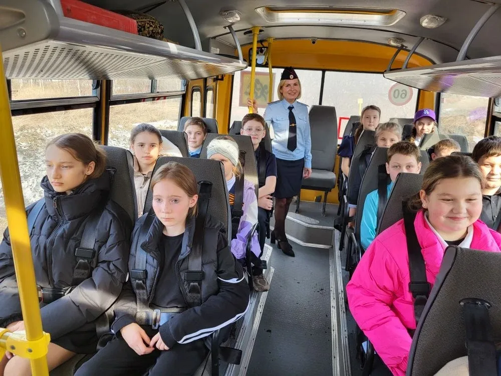 🚌 В школьном автобусе — урок дорожной безопасности! В МАОУ «СОШ № 4 им. Е.А. Жданова» г. Колпашево п