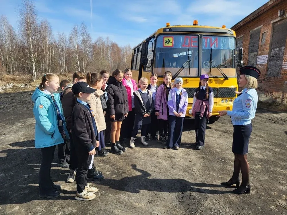 🚌 В школьном автобусе — урок дорожной безопасности! В МАОУ «СОШ № 4 им. Е.А. Жданова» г. Колпашево п
