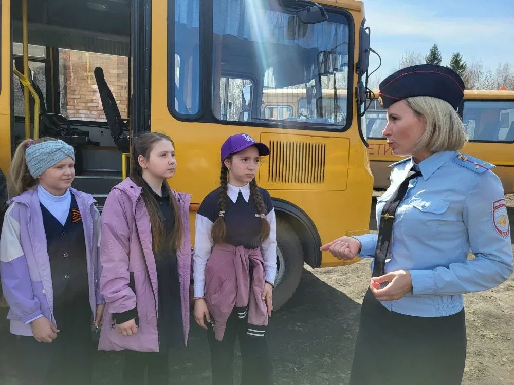 🚌 В школьном автобусе — урок дорожной безопасности! В МАОУ «СОШ № 4 им. Е.А. Жданова» г. Колпашево п