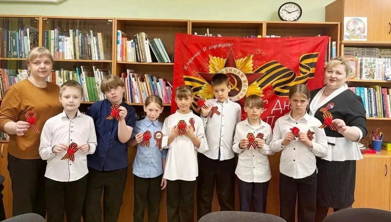Победный цветок!  🙌 🌺  4 мая, в преддверии Дня Победы  классный руководитель  Бобровицкая С.В. совме