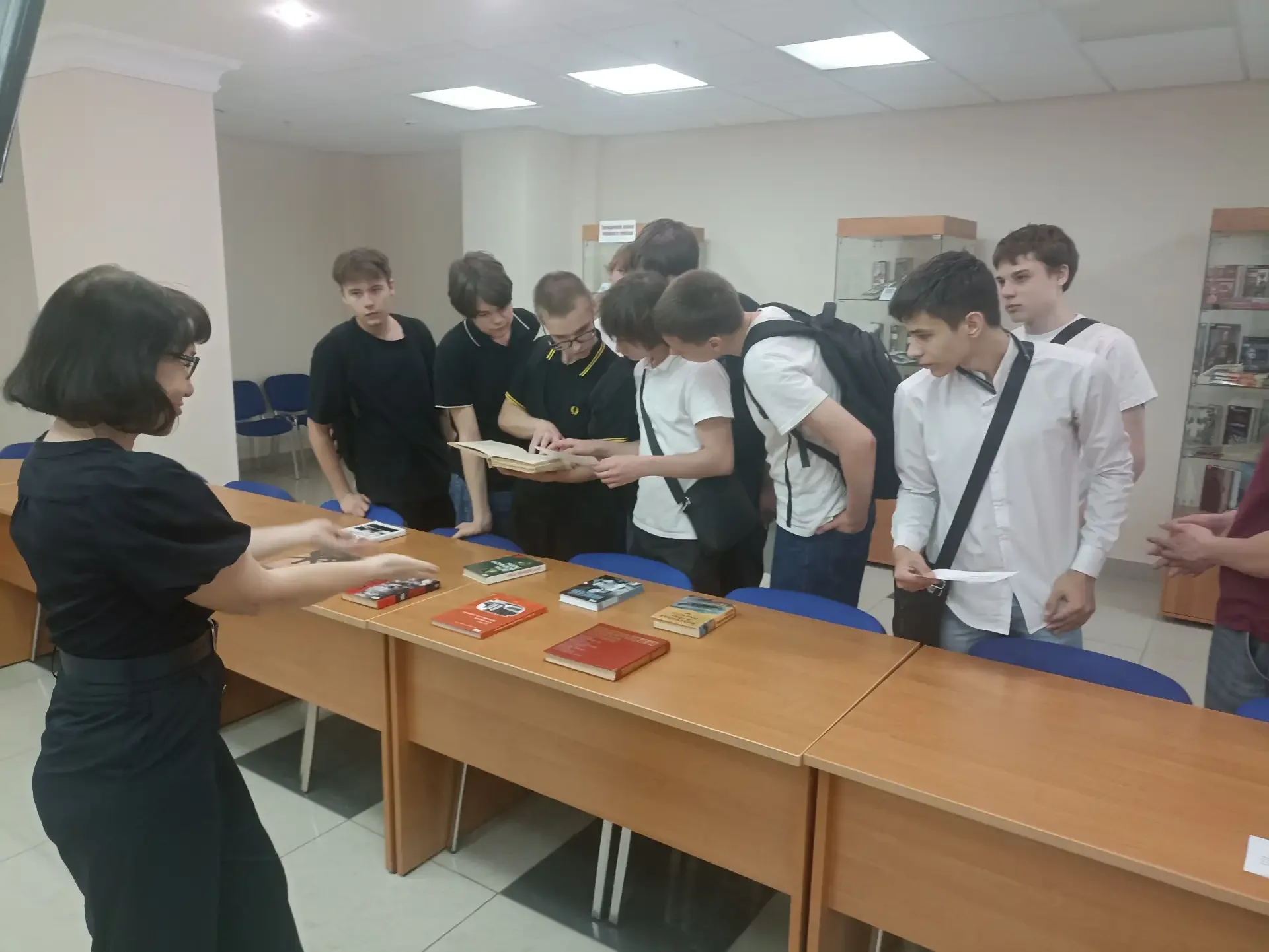 Путь-дорожка фронтовая 📚  19 мая 2026г. студенты ИТ-колледжа гр. 25ПТ13 совместно с преподавателем К