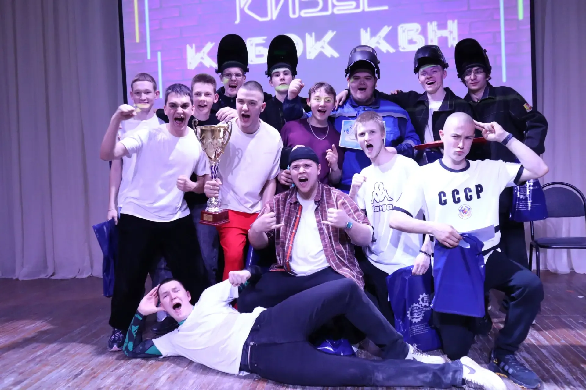 Со смехом по жизни! 🎭  В Пензенском колледже информационных и промышленных технологий состоялся долг