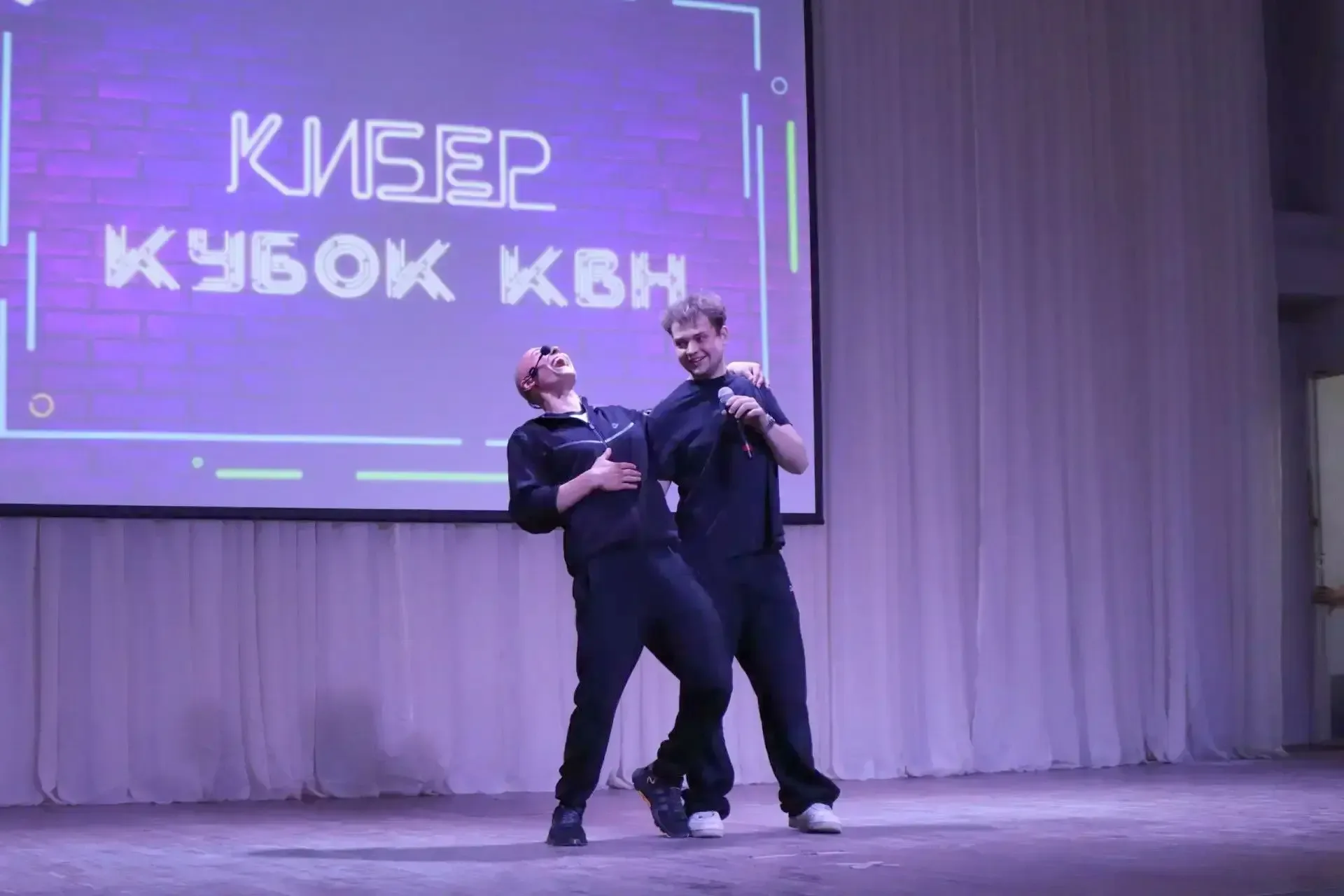 Со смехом по жизни! 🎭  В Пензенском колледже информационных и промышленных технологий состоялся долг