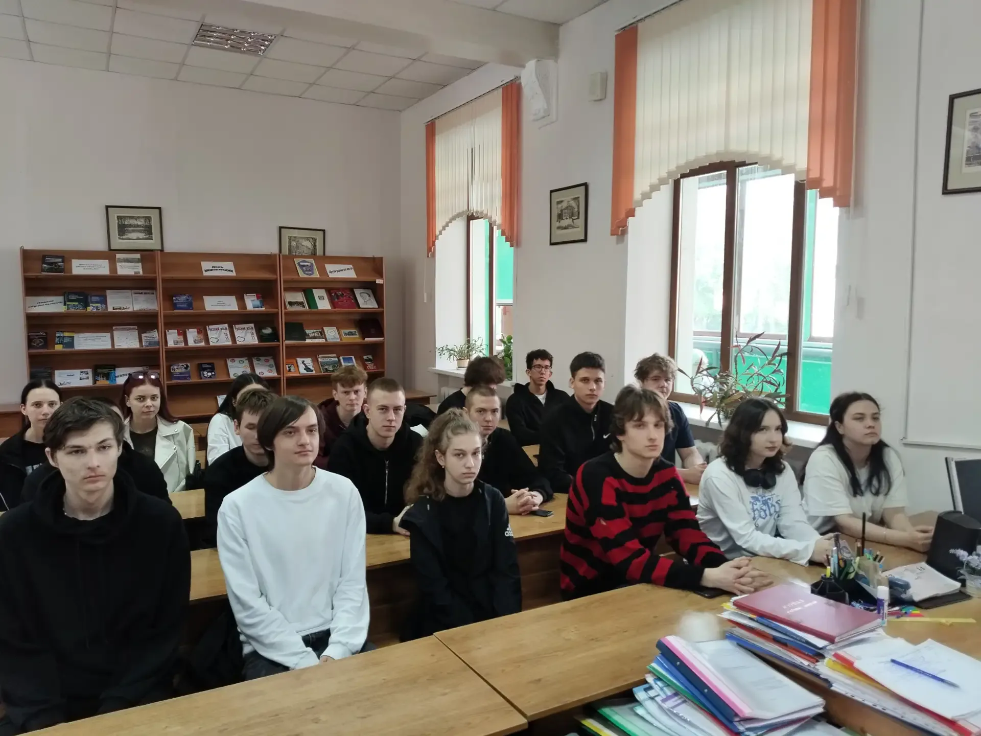 Поговорили о важном 🔔  Учебном комплексе информационных технологий ИТ-колледжа состоялась важная вст
