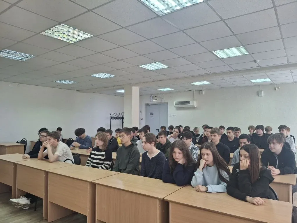 Знать, чтобы жить 💯  В преддверии Международного дня памяти людей, умерших от СПИДа в учебном компле
