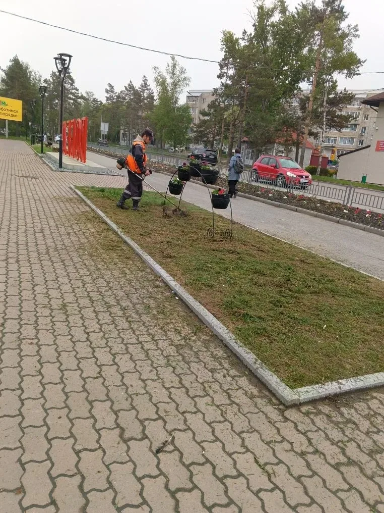 Работы в городе   С начала недели работники МБУ «ЖКХ и благоустройство»:  🔹убрали мусор на кладбище 