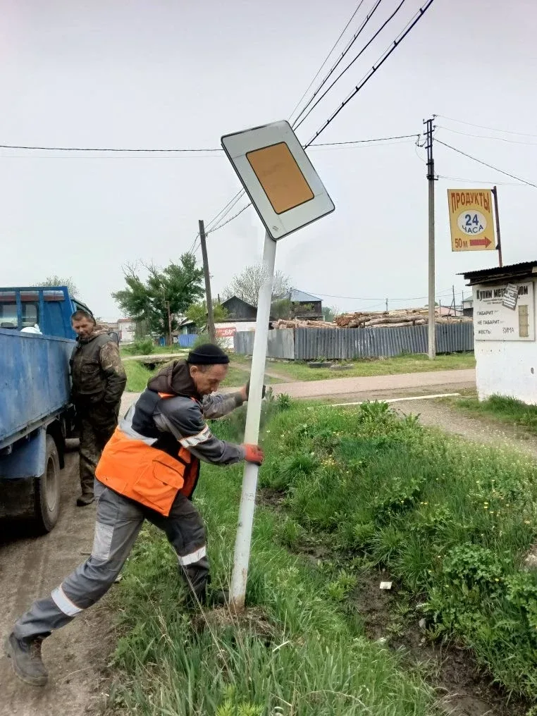 Работы в городе   С начала недели работники МБУ «ЖКХ и благоустройство»:  🔹убрали мусор на кладбище 