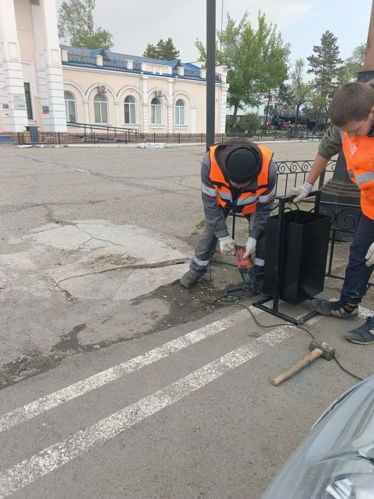 Работы в городе   С начала недели работники МБУ «ЖКХ и благоустройство»:  🔹убрали мусор на кладбище 
