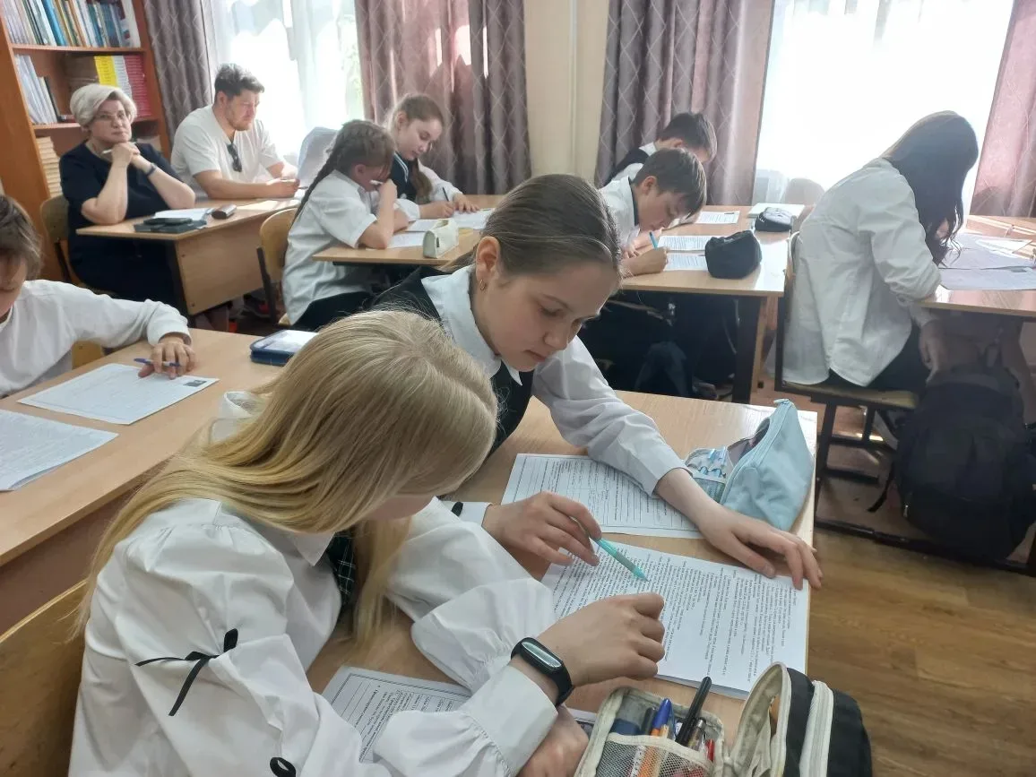 В рамках Фестиваля открытых уроков в 5В классе прошел  урок внеклассного чтения под названием «Тема 
