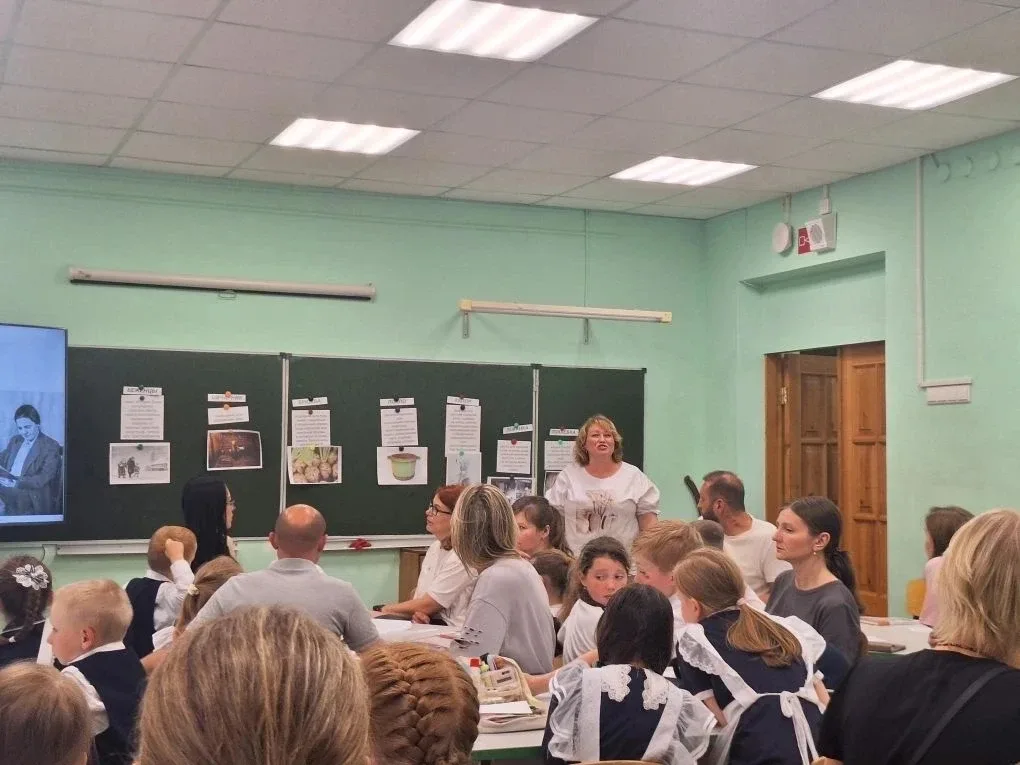 Какое счастье, что у взрослых людей есть возможность очутиться в детстве, и не просто посмотреть на 