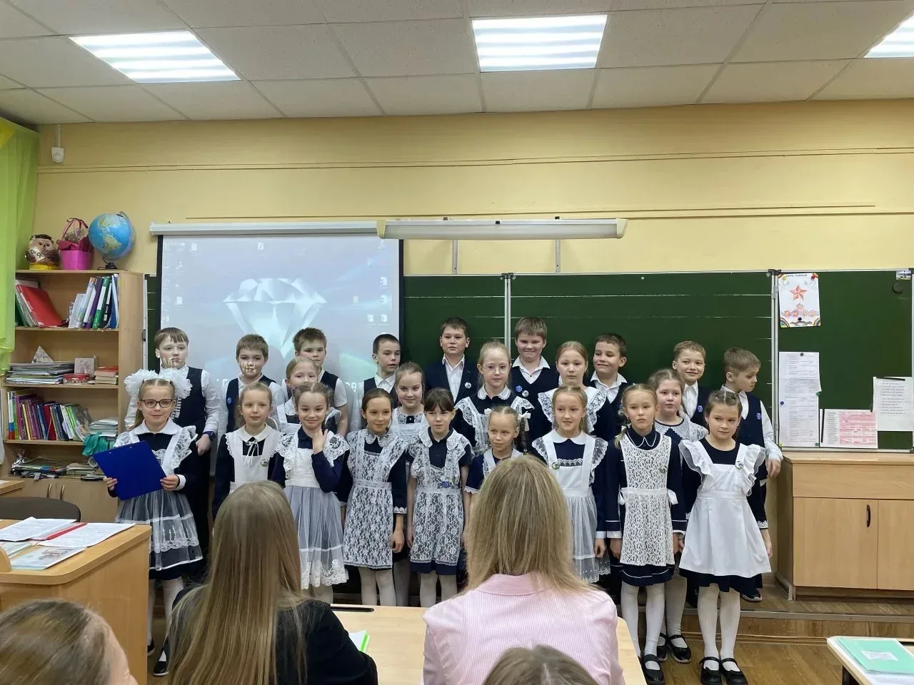 Во 2 «А» классе прошел открытый урок по литературному чтению на тему: «По страницам детских книг». Э