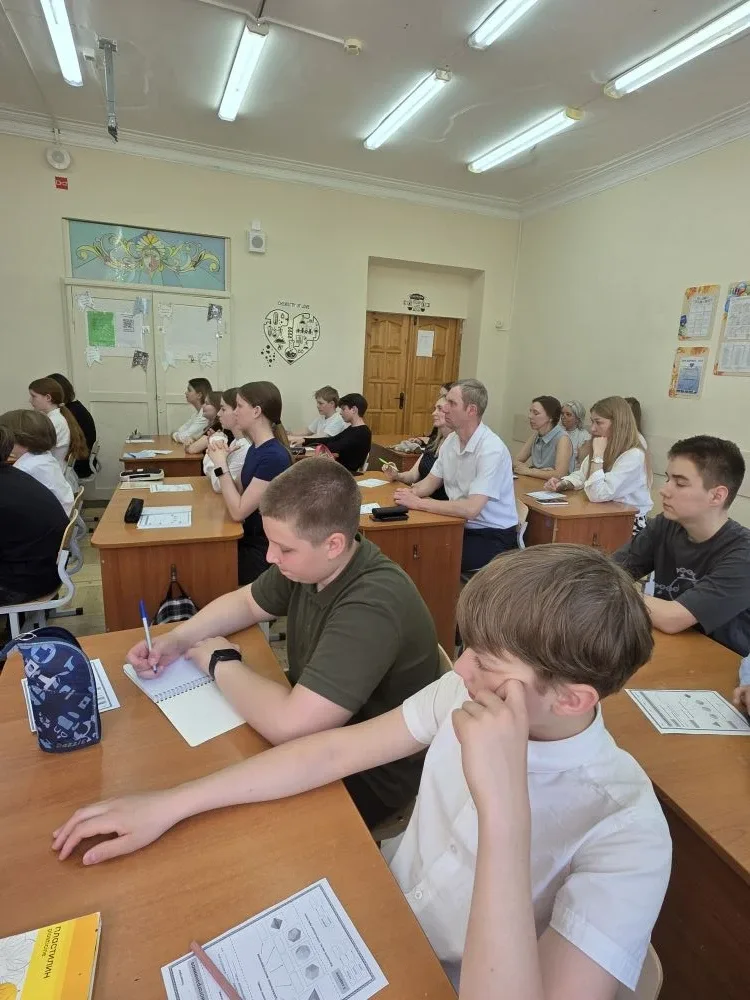 🧩 Математика — это не скучно. Это объёмно!  Сегодня на уроке Дарья Александровна Лесихина доказывала
