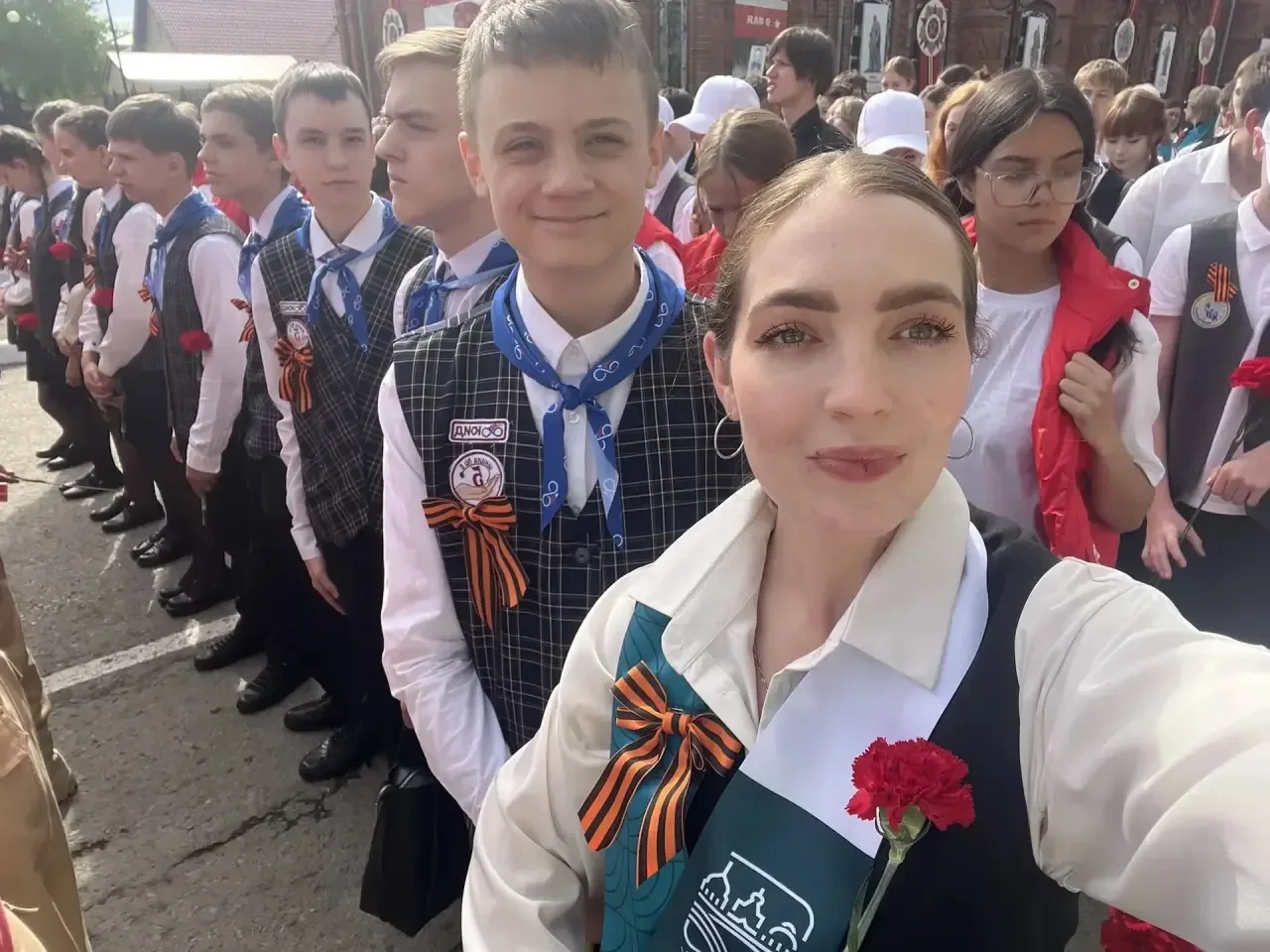 День Победы не забыть, Будем помнить, будем чтить. Это родина моя, Не гордиться ей нельзя. Подвиги р