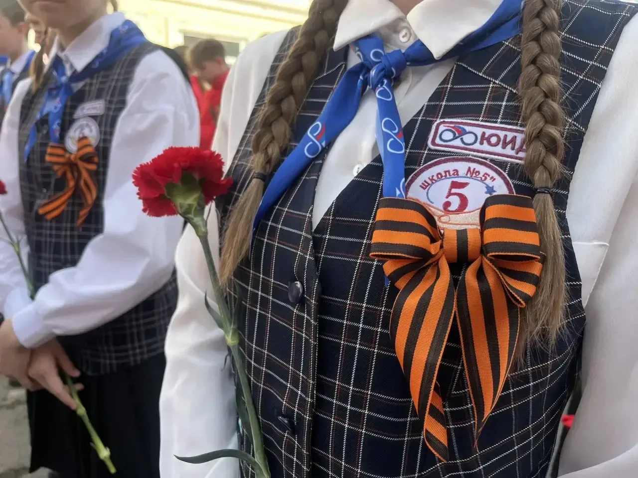 День Победы не забыть, Будем помнить, будем чтить. Это родина моя, Не гордиться ей нельзя. Подвиги р