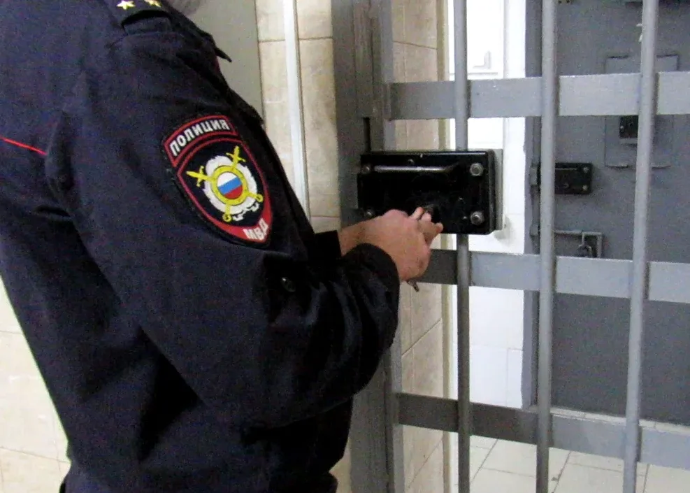 В Тимашевском районе задержали курьера мошенников, обманувших пенсионерку  В Тимашевском районе поли