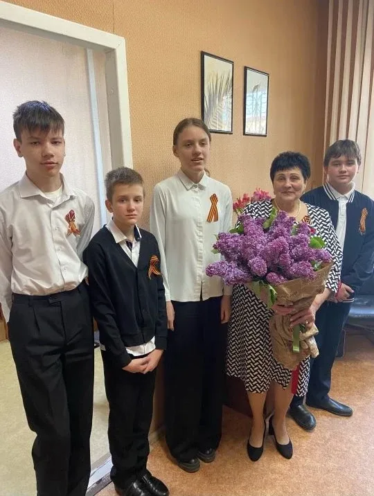 Музыка Победы пришла в суд  Ко дню Победы с праздничным концертом «Песни Победы» перед сотрудниками 