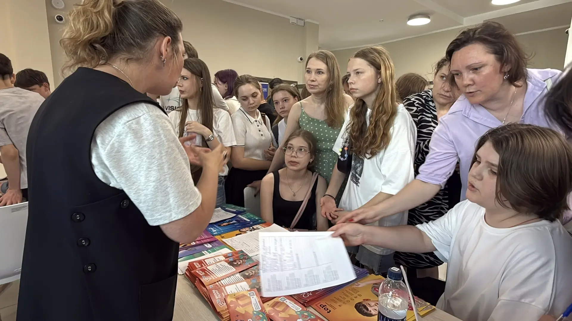 🔥 Около 1000 подростков стали участниками ярмарки трудоустройства в Академическом  До 40 000 рублей 
