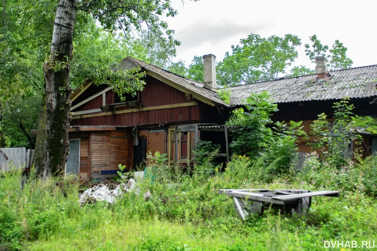 🏚️ Самый старый деревянный дом Хабаровска: живая история на Ухтомского  В Хабаровске есть уголок, гд