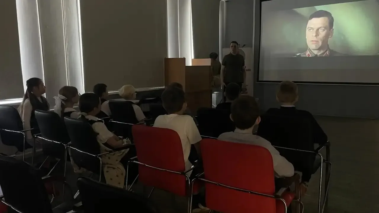 Недавно прошел муниципальный этап третьего сезона военно-патриотической игры «Зарница 2.0». Младшая 