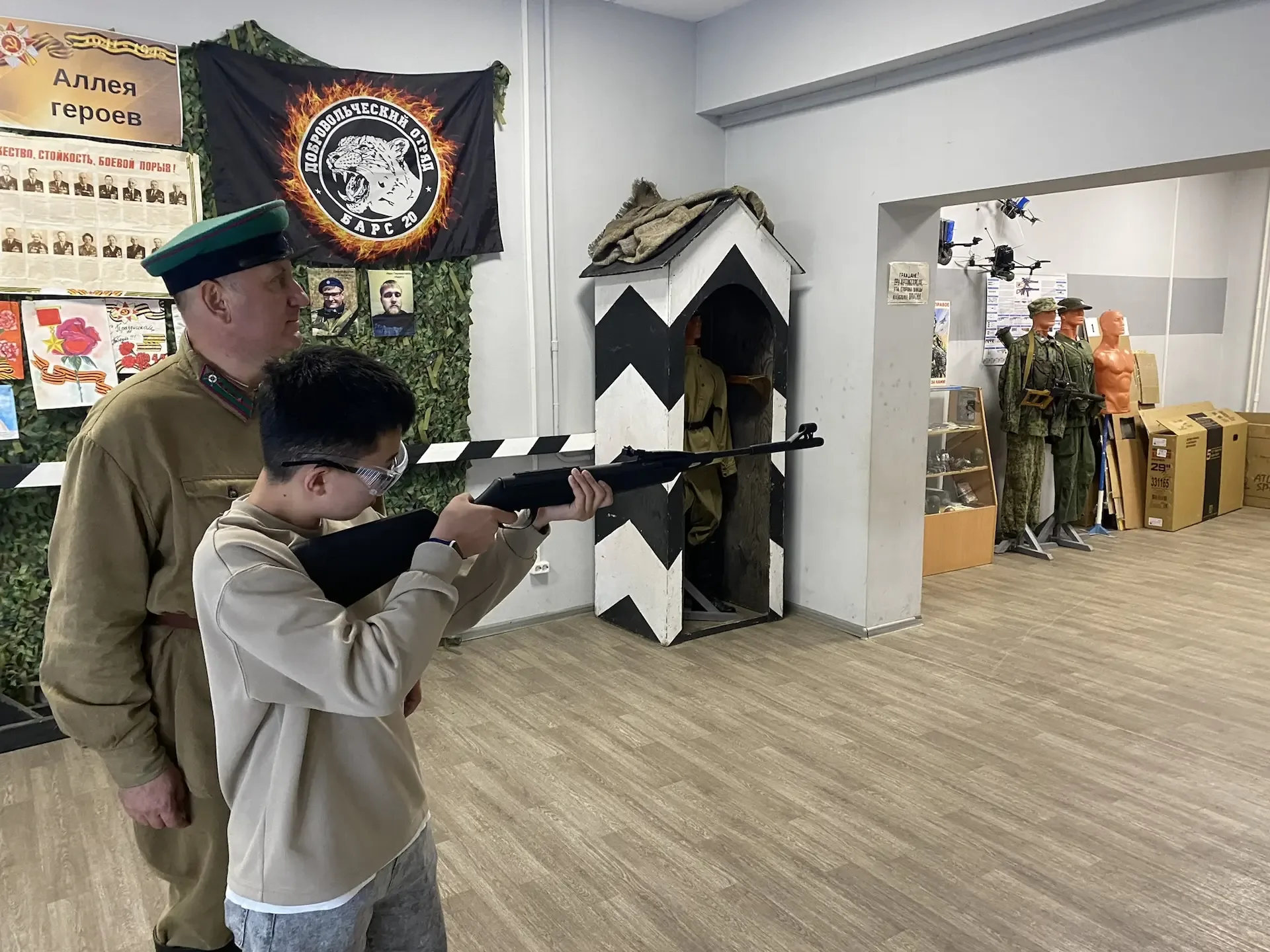 Недавно прошел муниципальный этап третьего сезона военно-патриотической игры «Зарница 2.0». Младшая 
