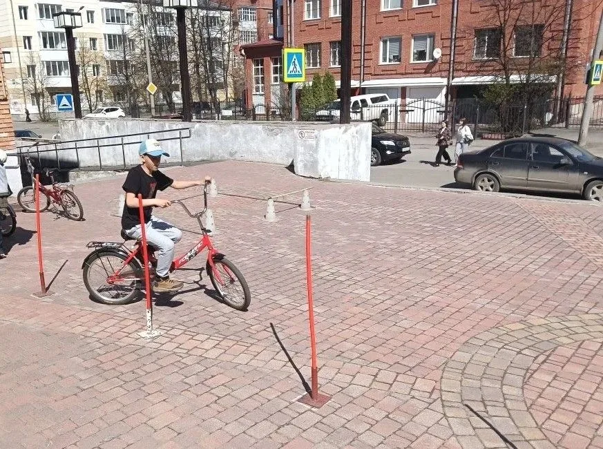 🚴‍♂️ Наши юные ЮИДовцы снова одни из лучших!  ✅️ На межмуниципальных соревнованиях «Безопасное колес