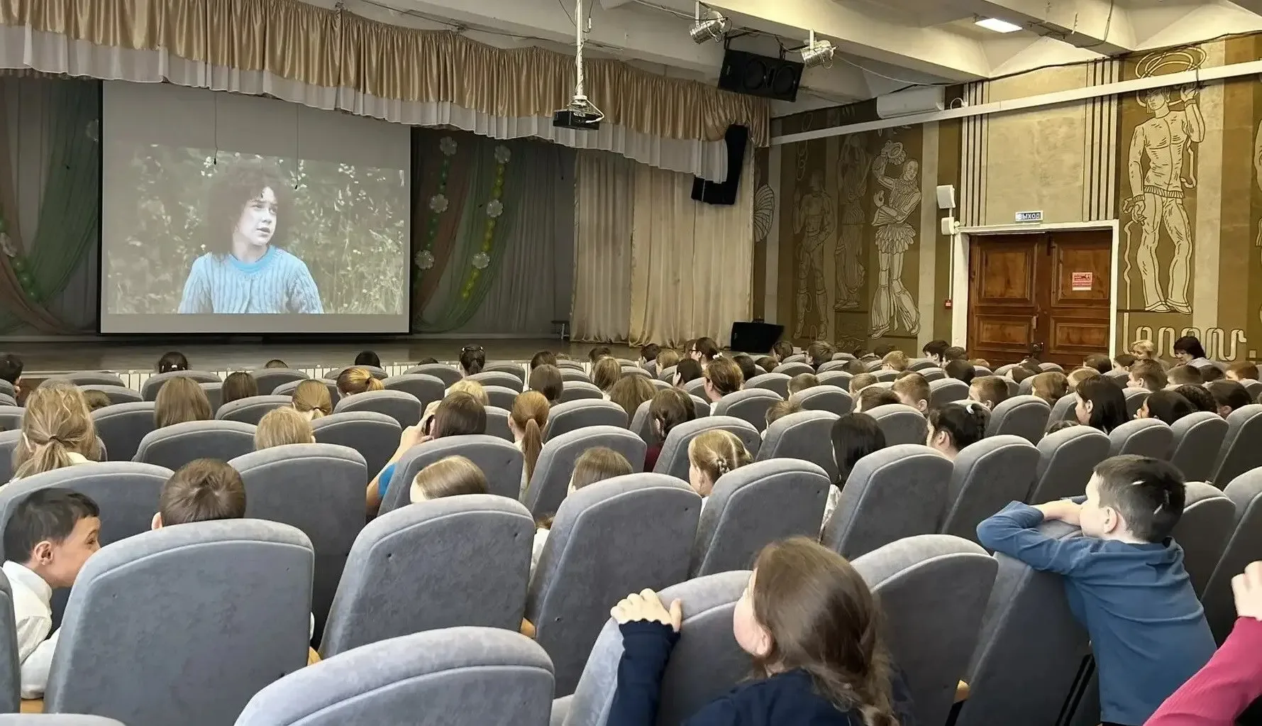 🎬 В нашей гимназии продолжаются киноуроки в рамках Всероссийского проекта «Киноуроки в школах России