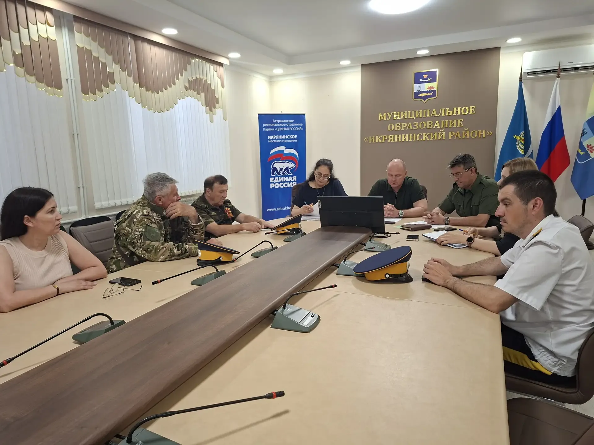 Казаки провели заседание совета по делам казачества  В администрации Икрянинского района состоялось 