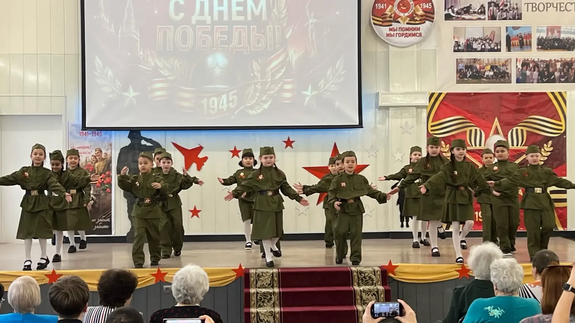 🇷🇺«Весна Победы» – незабываемый школьный концерт❤‍🔥  В нашей школе ко Дню Победы состоялся праздничн