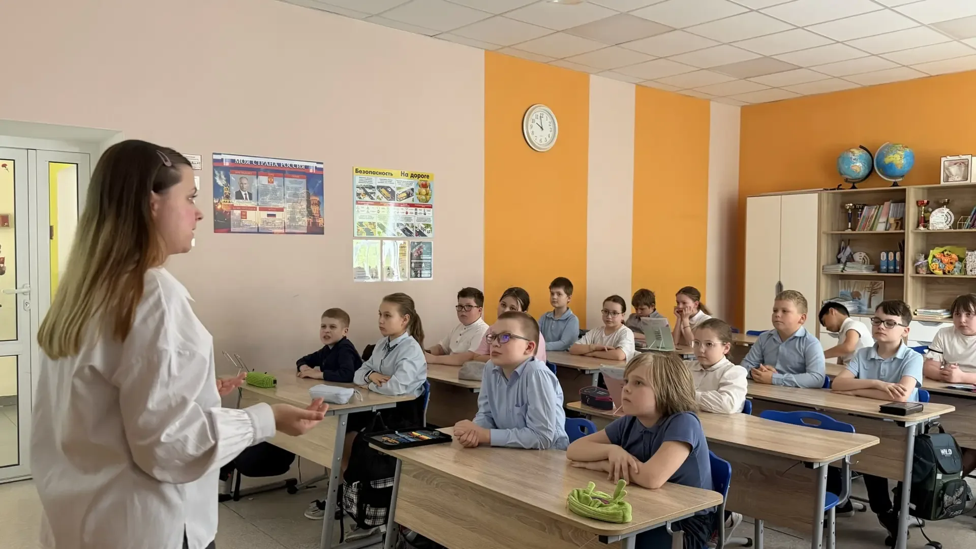 15.05.2025  Сегодня советник Маркина А.В.  провела увлекательный урок, для учащихся 3 «Б» класса, по