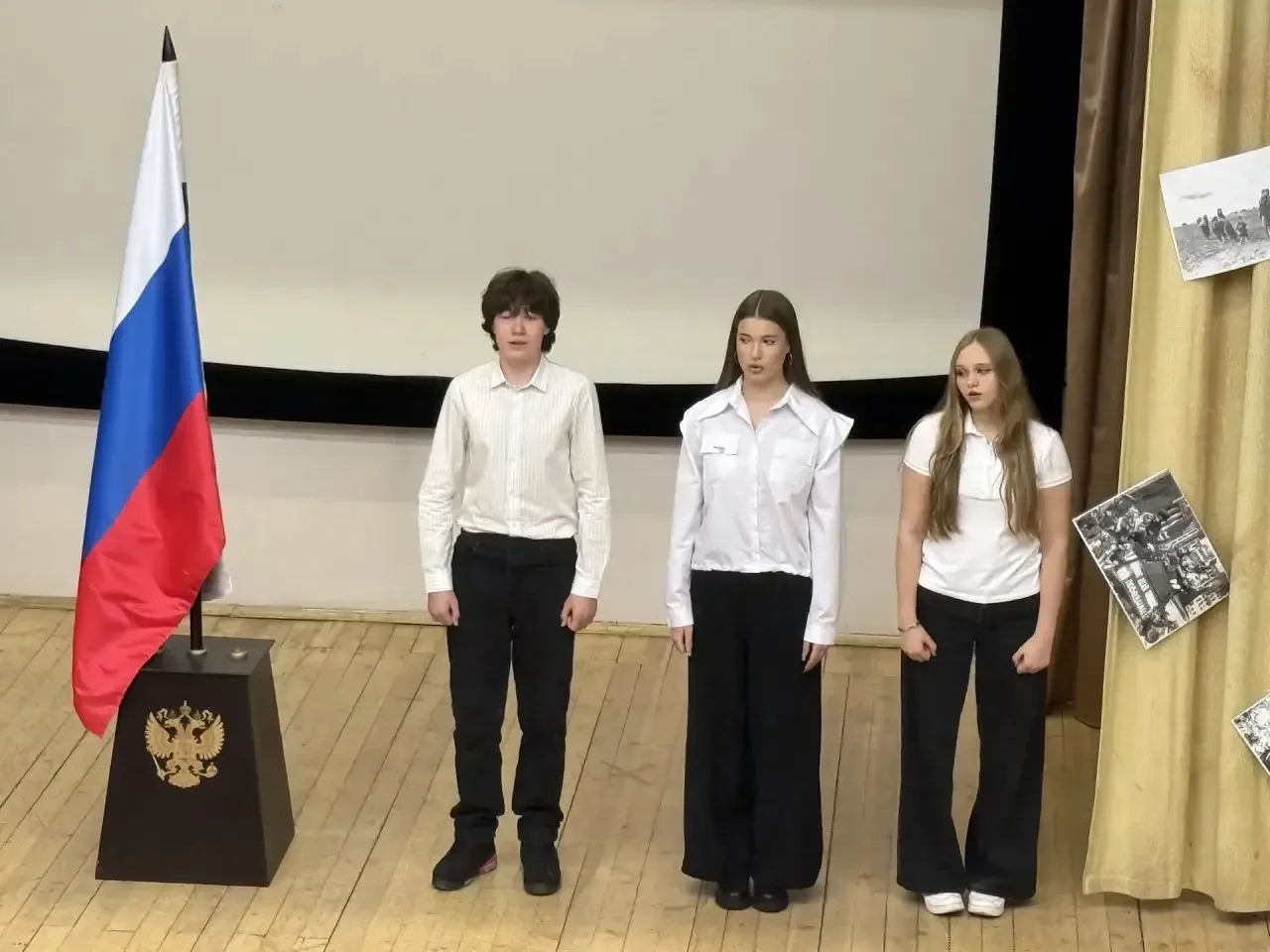 Традиция, с которой начинается неделя  🇷🇺 Новая учебная неделя традиционно началась с события, котор