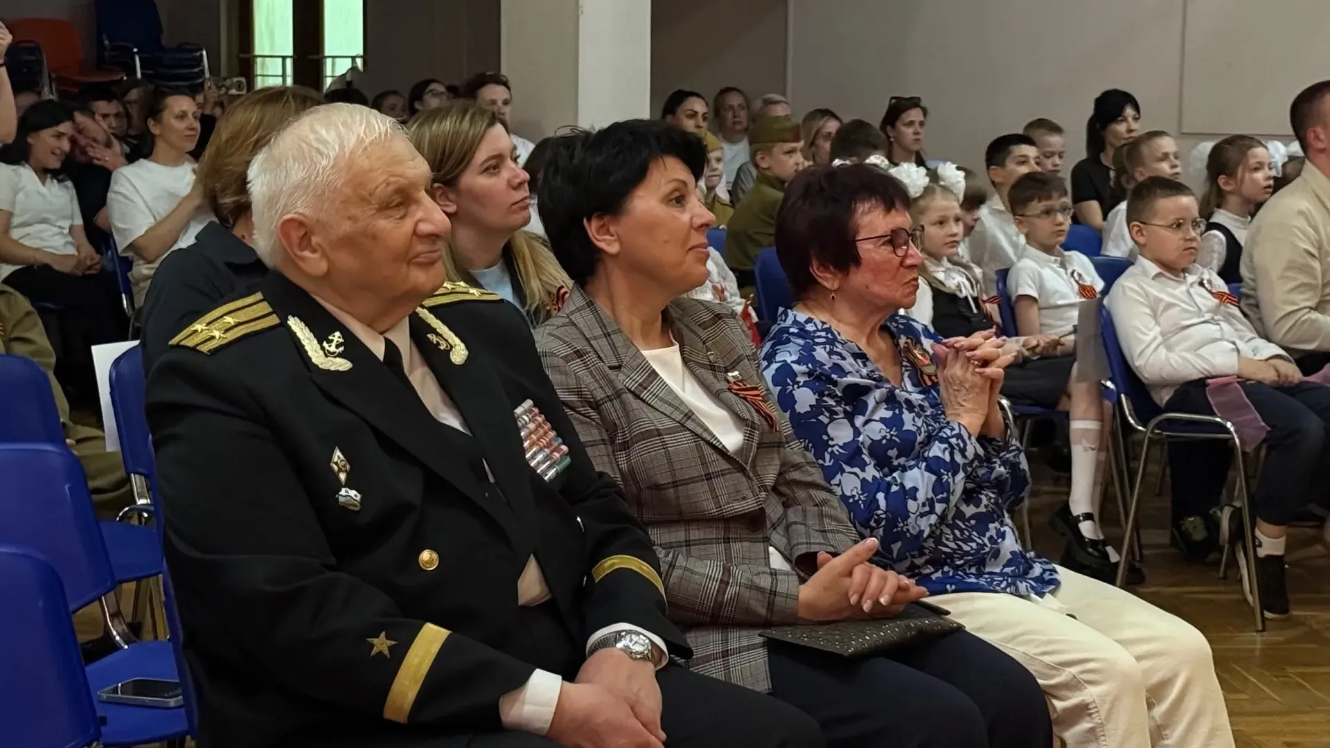 День Победы: концерт, который объединил сердца  🕊️В преддверии Дня Победы в школе состоялся торжеств