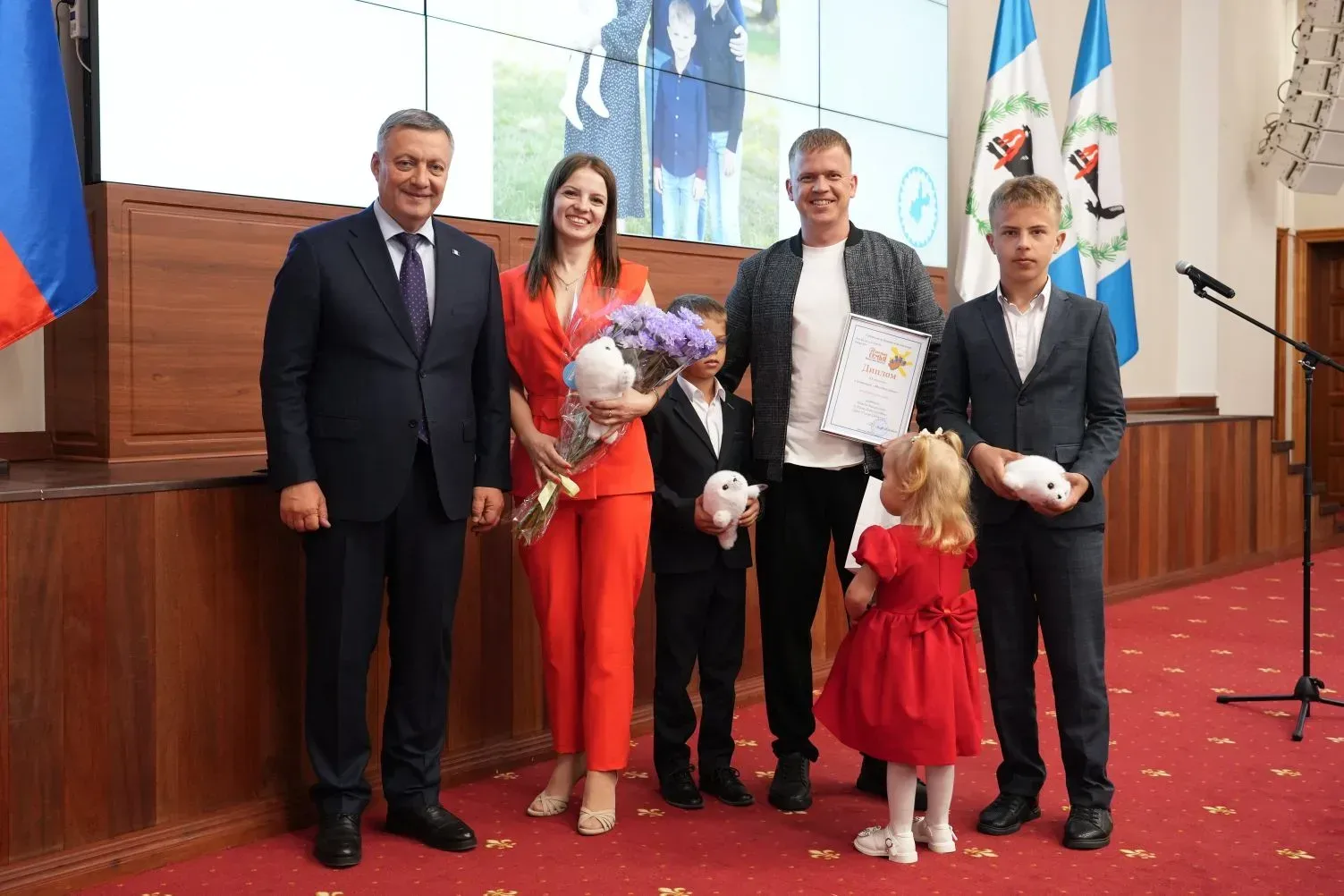 Юлия и Роман Вербины: С годами любовь крепчает 💐  #Нацпроект_Семья #Почетная_семья 🏆 15 мая в област
