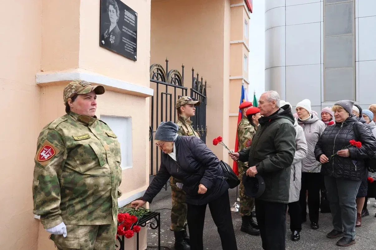 Сегодня на «Анжерском машиностроительном заводе» состоялось открытие мемориальной доски в честь поче