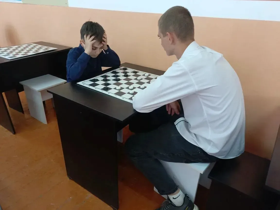 ♟ В дамки! В Старовеличковской прошел школьный турнир по шашкам  В образовательном центре «Точка рос