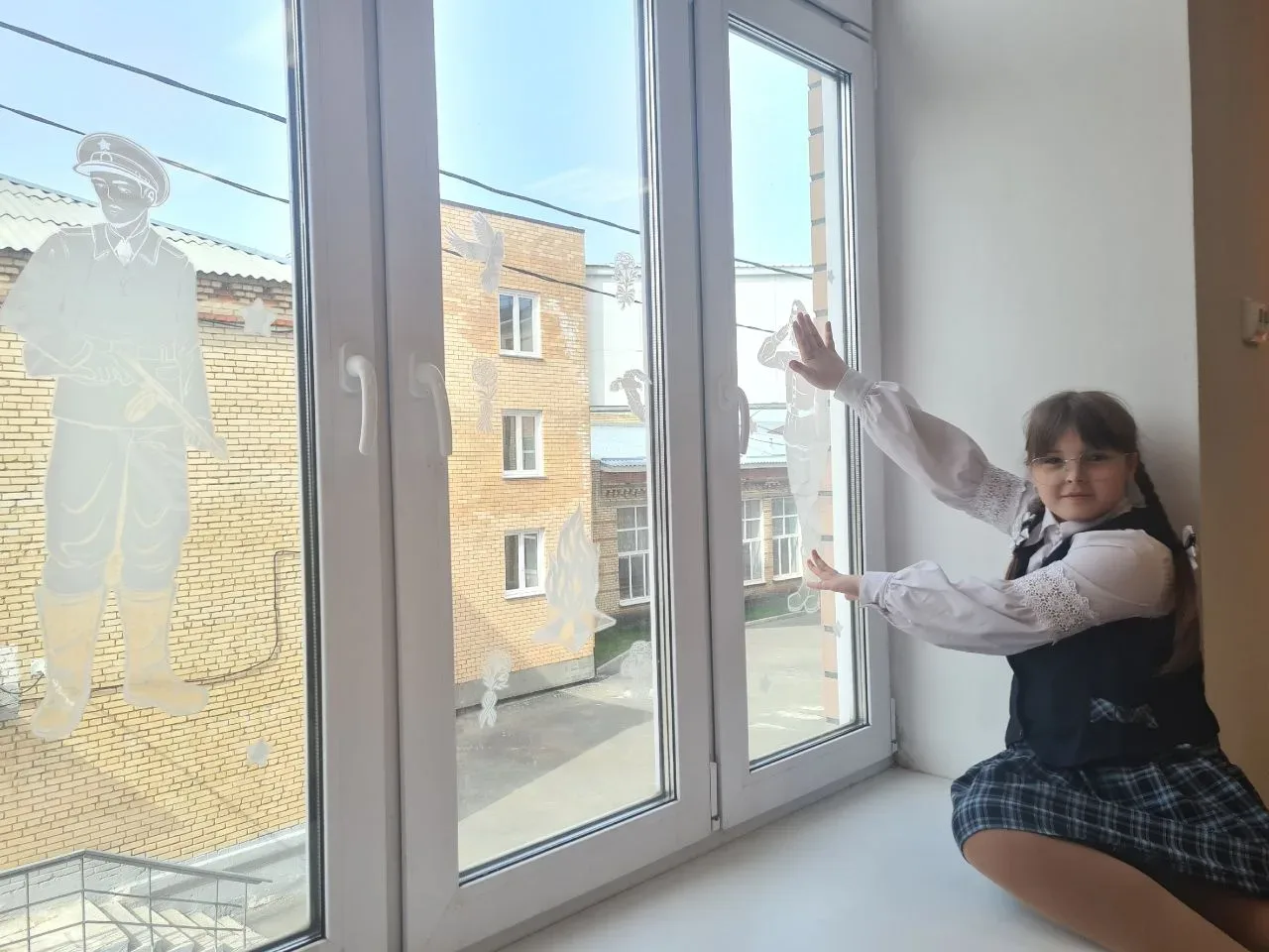 🕊Всероссийская акция "Окна Победы"🕊 Окна нашей школы все больше приобретают "патриотический наряд". 