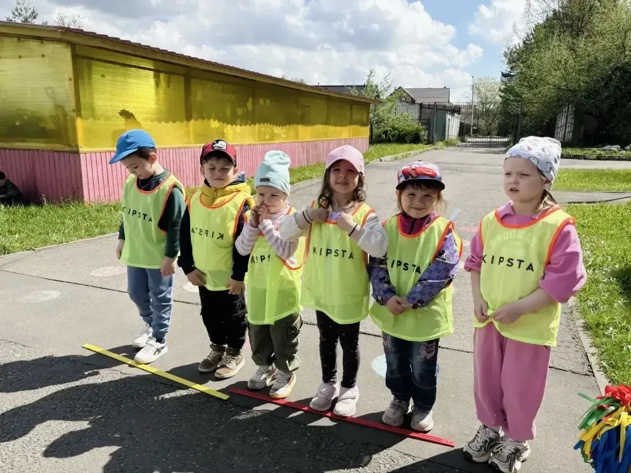 👧🏼Весёлые физкультурные развлечения прошли на наших дошкольных площадках!  🏃🏻‍♀️‍➡️Дети отправились 