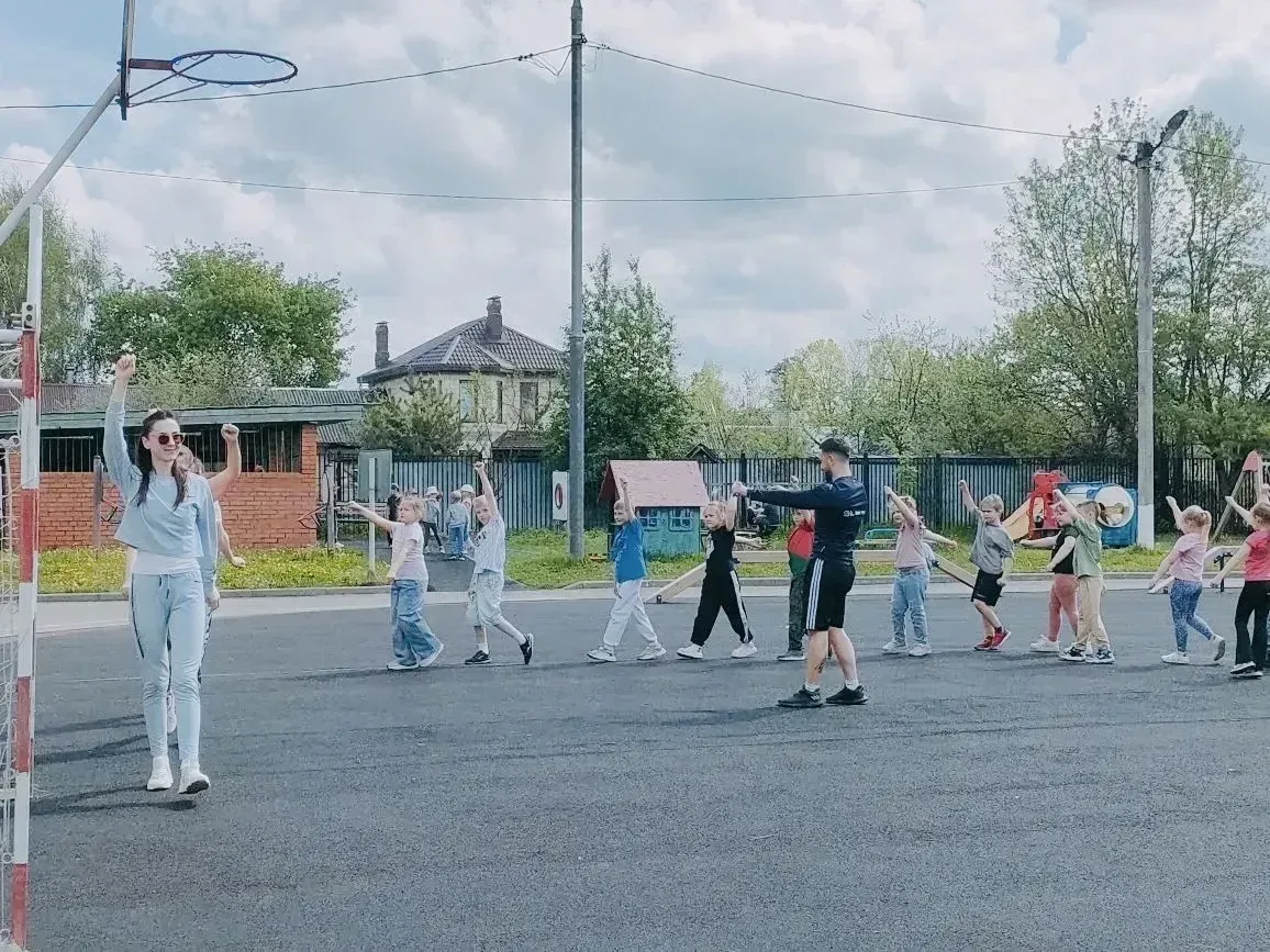 👧🏼Весёлые физкультурные развлечения прошли на наших дошкольных площадках!  🏃🏻‍♀️‍➡️Дети отправились 