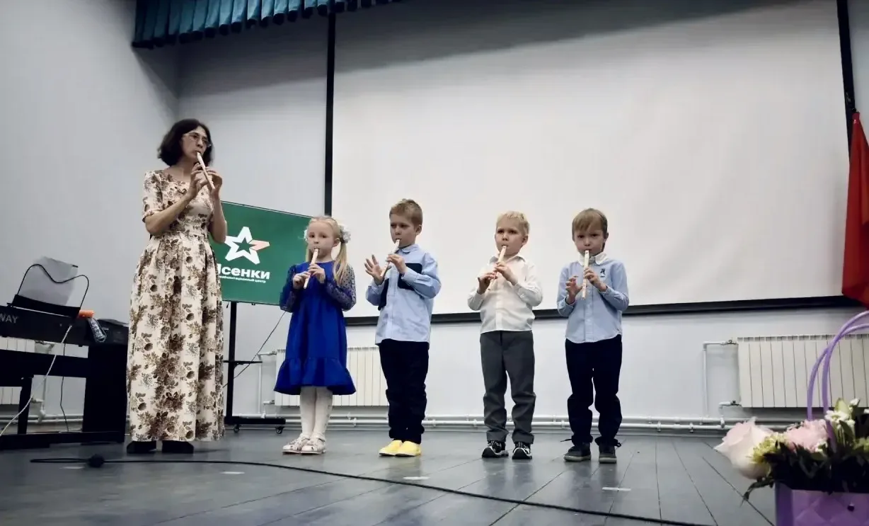 ЮНЫЕ АРТИСТЫ ВЫСТУПИЛИ С КОНЦЕРТОМ В РЕАБИЛИТАЦИОННОМ ЦЕНТРЕ «ЯСЕНКИ»  🎶Воспитанники театральной сту