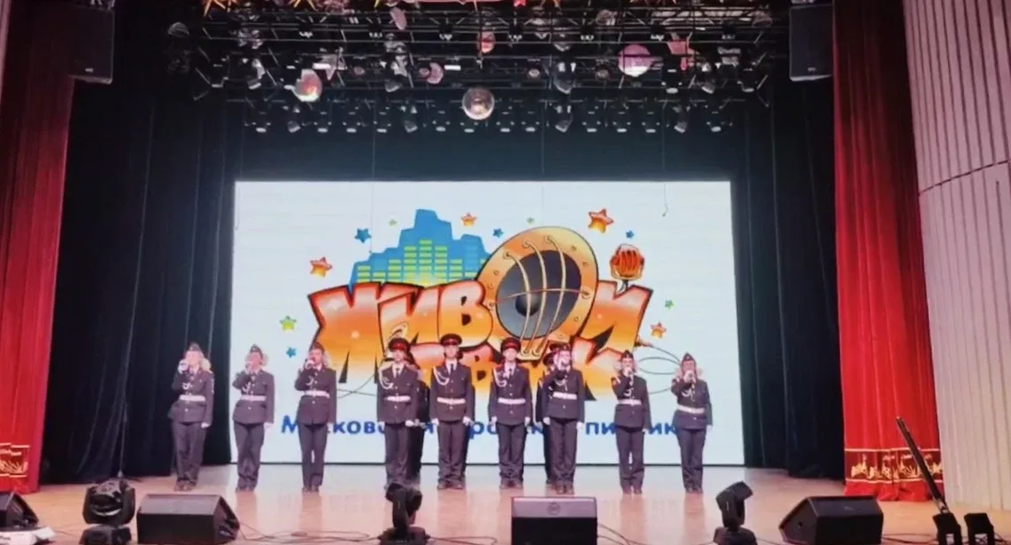 Успех 8 «К» кадетского класса на Городском пикнике «Живой звук»!  🎖️ Наши кадеты из 8 «К» класса при