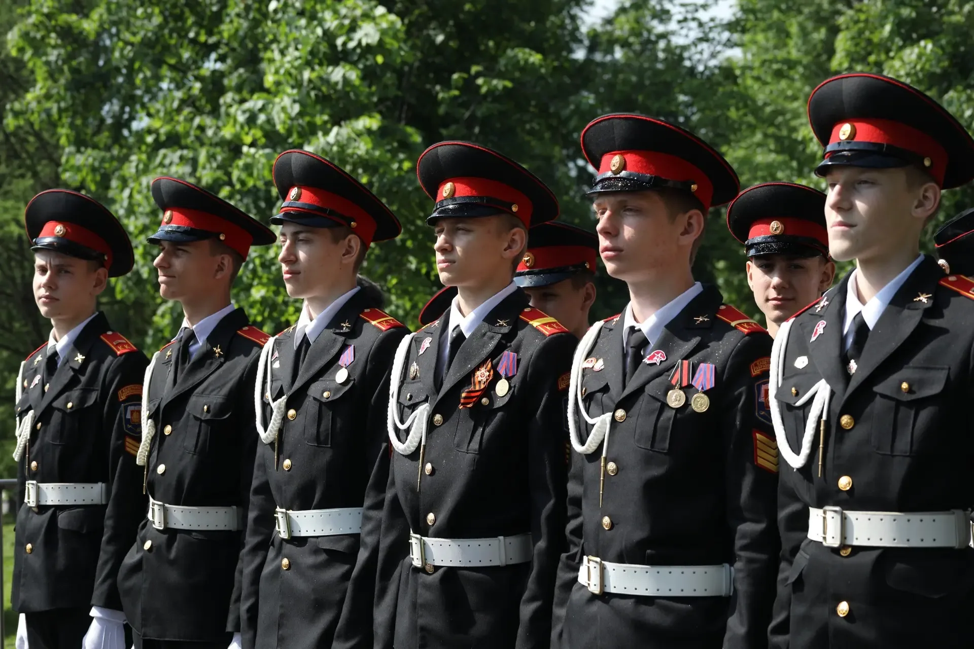 Наши кадеты на параде «Не прервётся связь поколений»!   🇷🇺20 мая наш 9 «К» класс принял участие в па