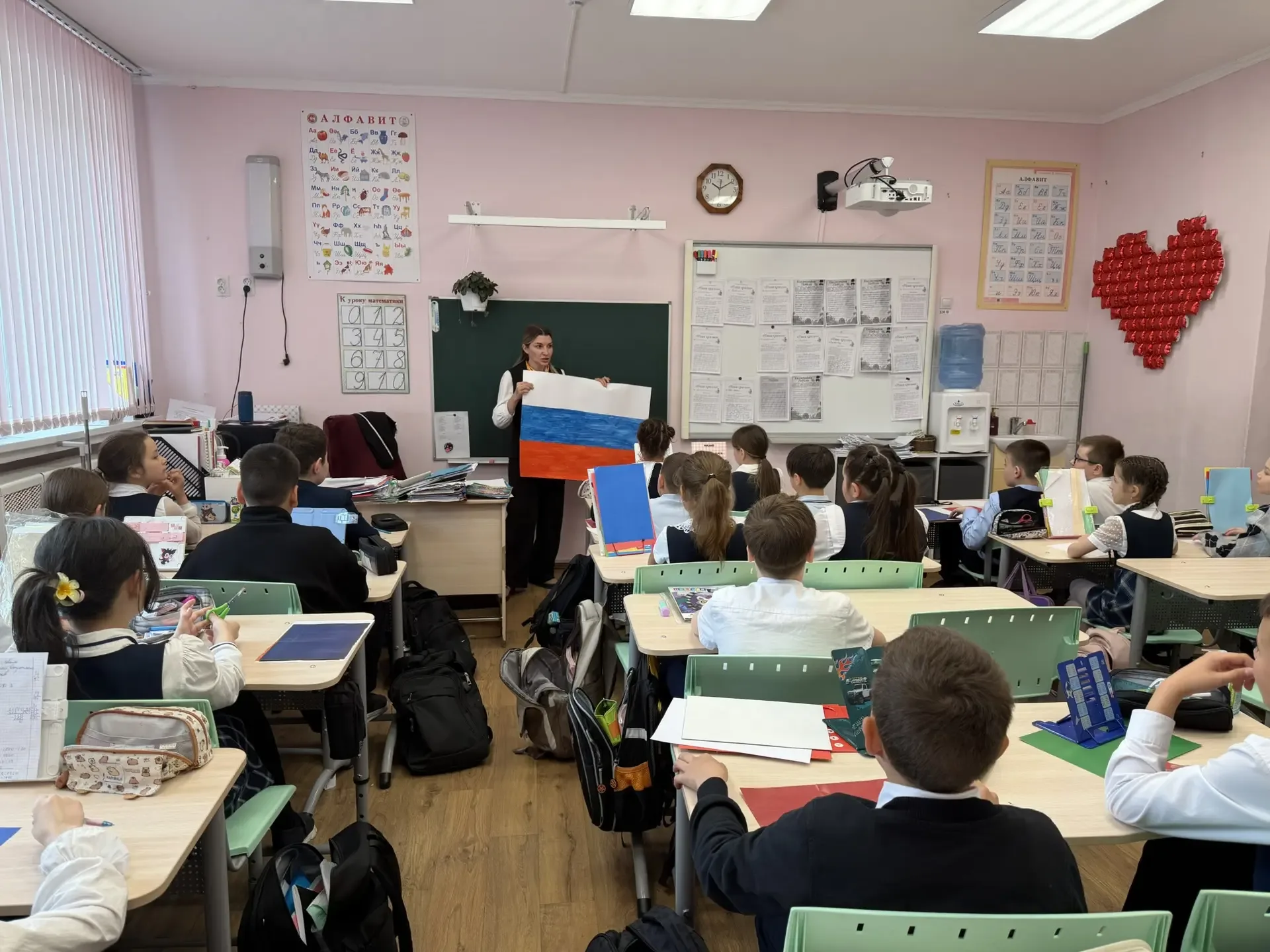 🇷🇺 СИЛА ПОБЕДЫ - В ЕДИНСТВЕ НАРОДОВ!  Наша гимназия присоединилась к Всероссийской акции «Сила Побед